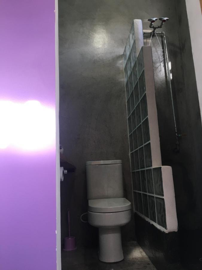 Crash Pad Adventure Hostel Хопкинс Экстерьер фото