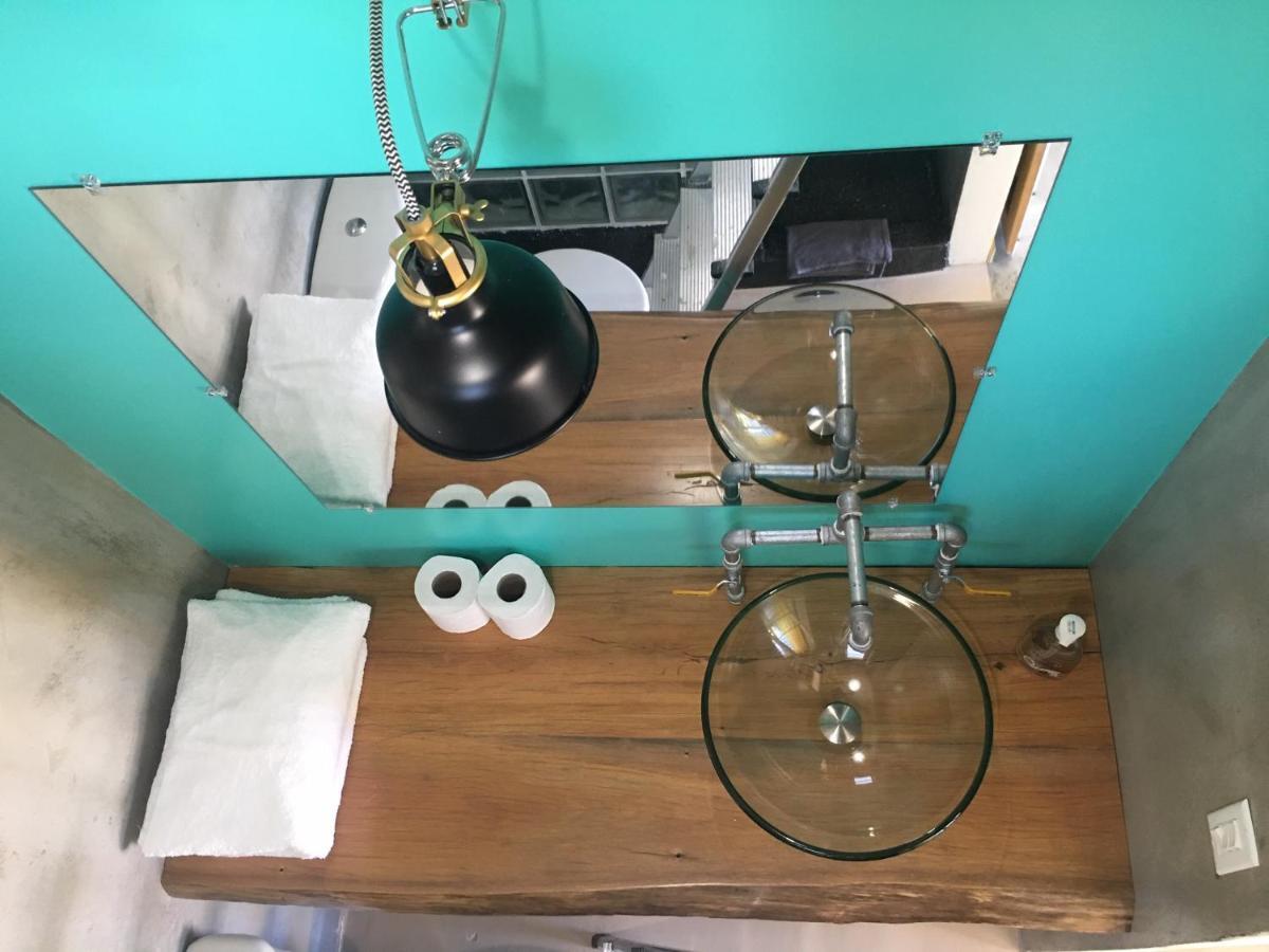 Crash Pad Adventure Hostel Хопкинс Экстерьер фото